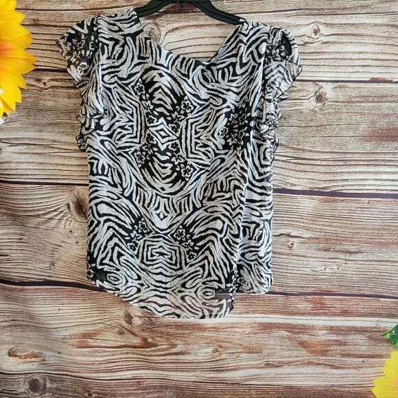 "Essentials by Milano " Woman's Short Sleeve Blouse Size:XL Button front Pre-own - Picture 2 of 6